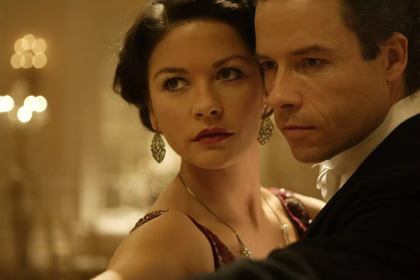 История Гудини неоднократно привлекала кинематографистов. В 2007-м Гудини сыграл Гай Пирс в "Смертельном номере", а в 2014-м известного персонажа в мини-сериале отыграл Эдриан Броуди.