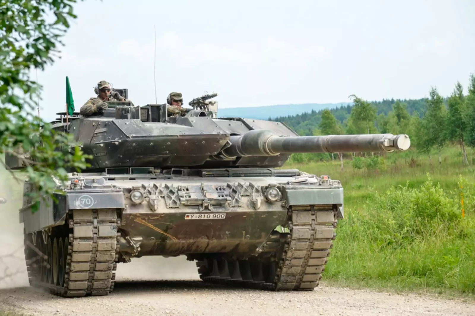 Танк Leopard 2A6 