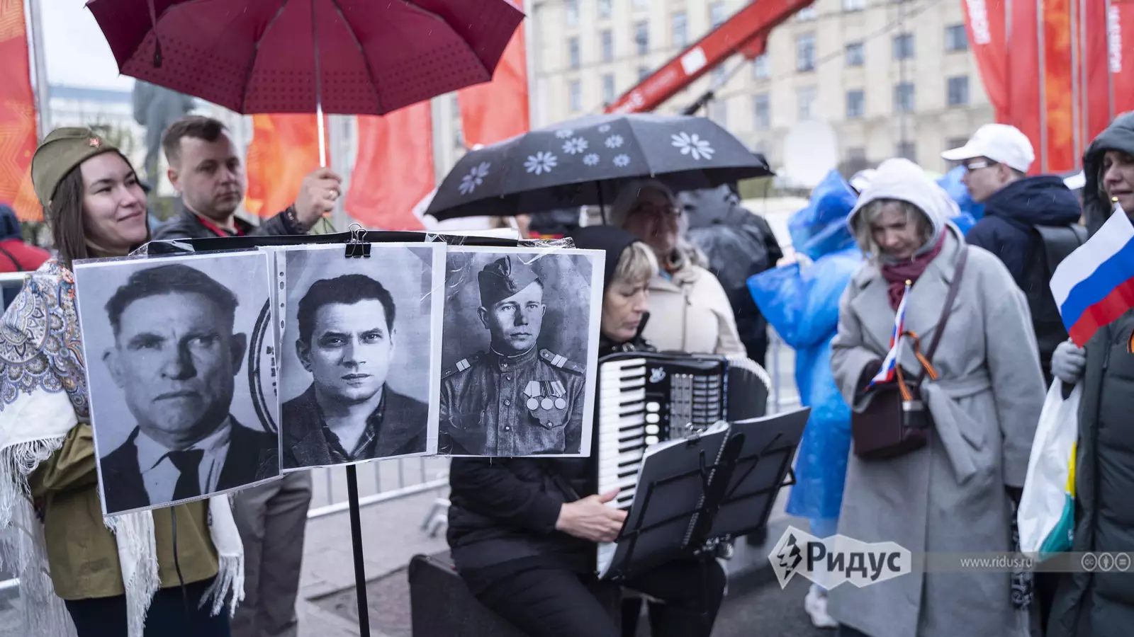 Бессмертный полк брошенные фотографии