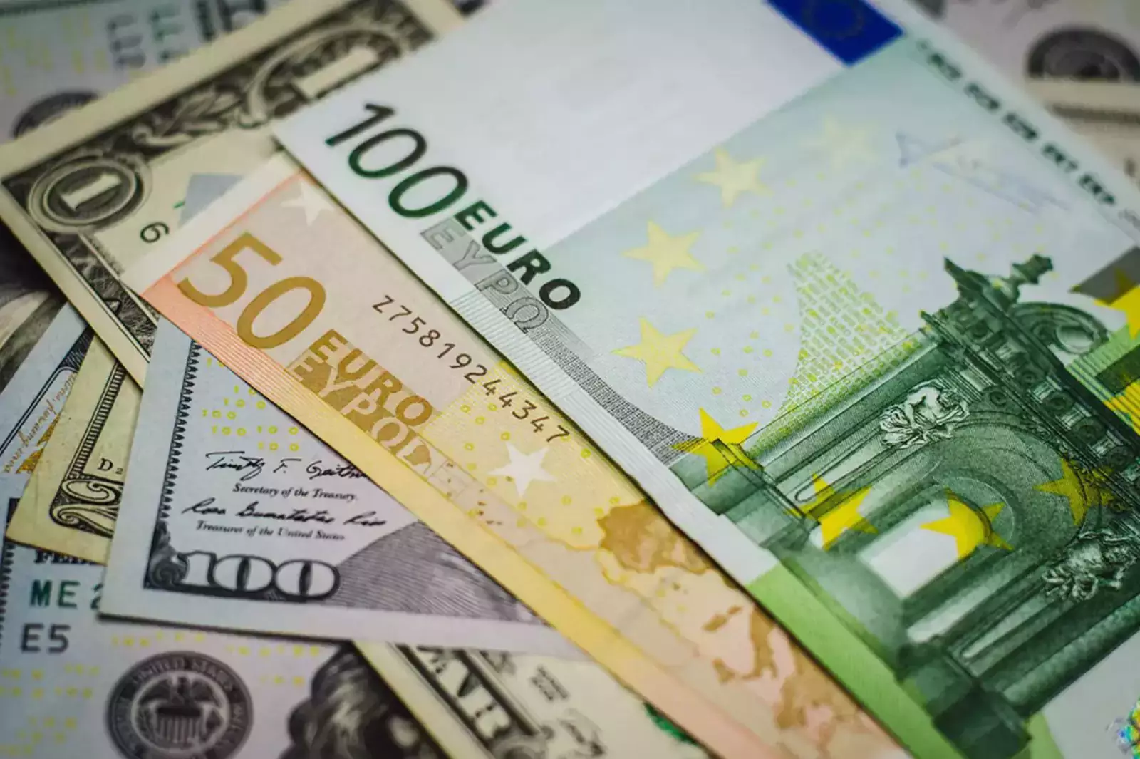 Евро и доллары