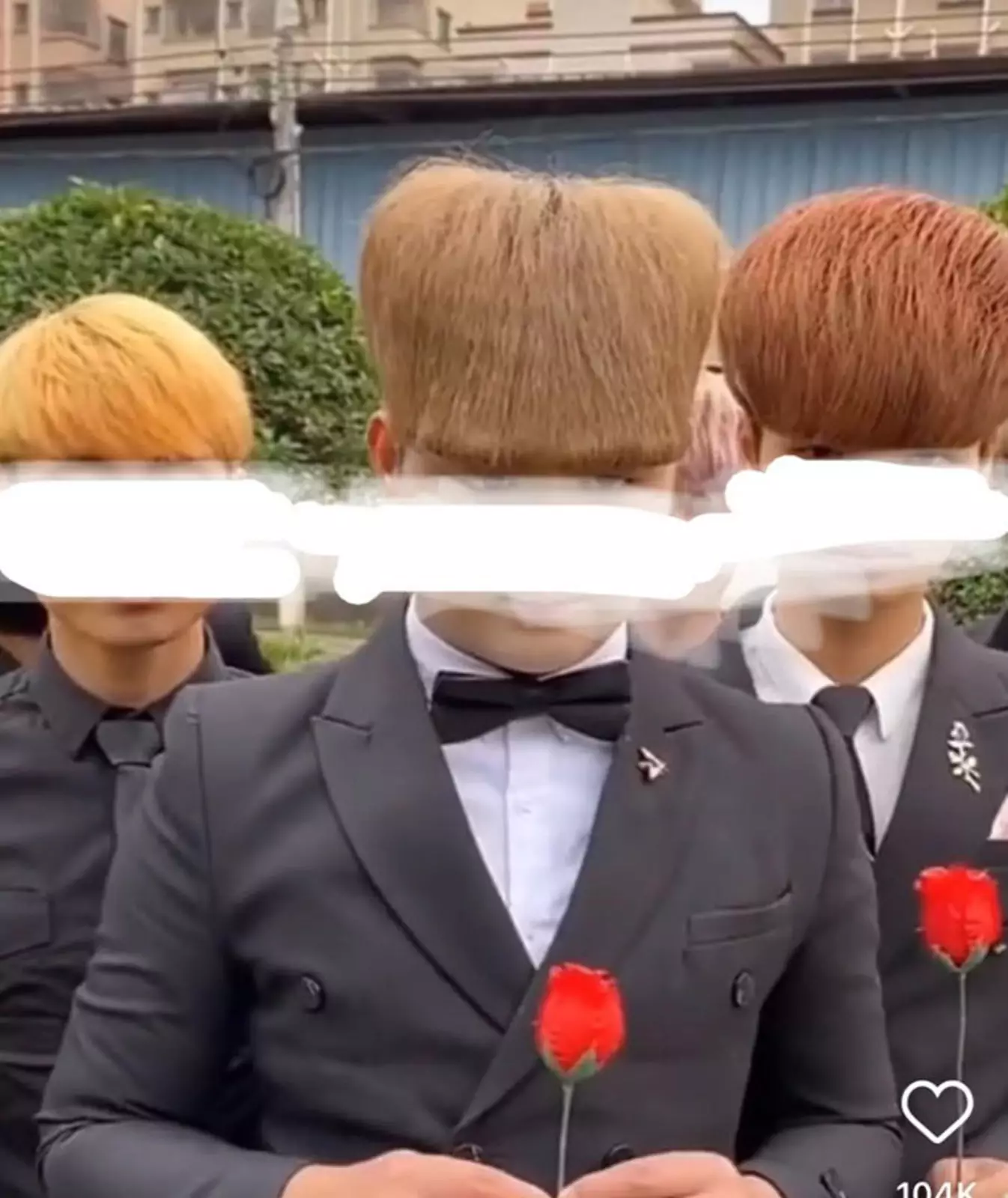 Сколько тонн лака для волос они на это потратили?