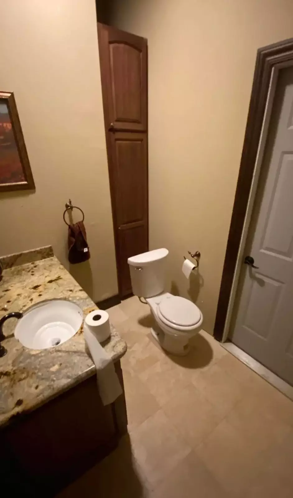 Что-то здесь явно лишнее. Что-то здесь явно лишнее.