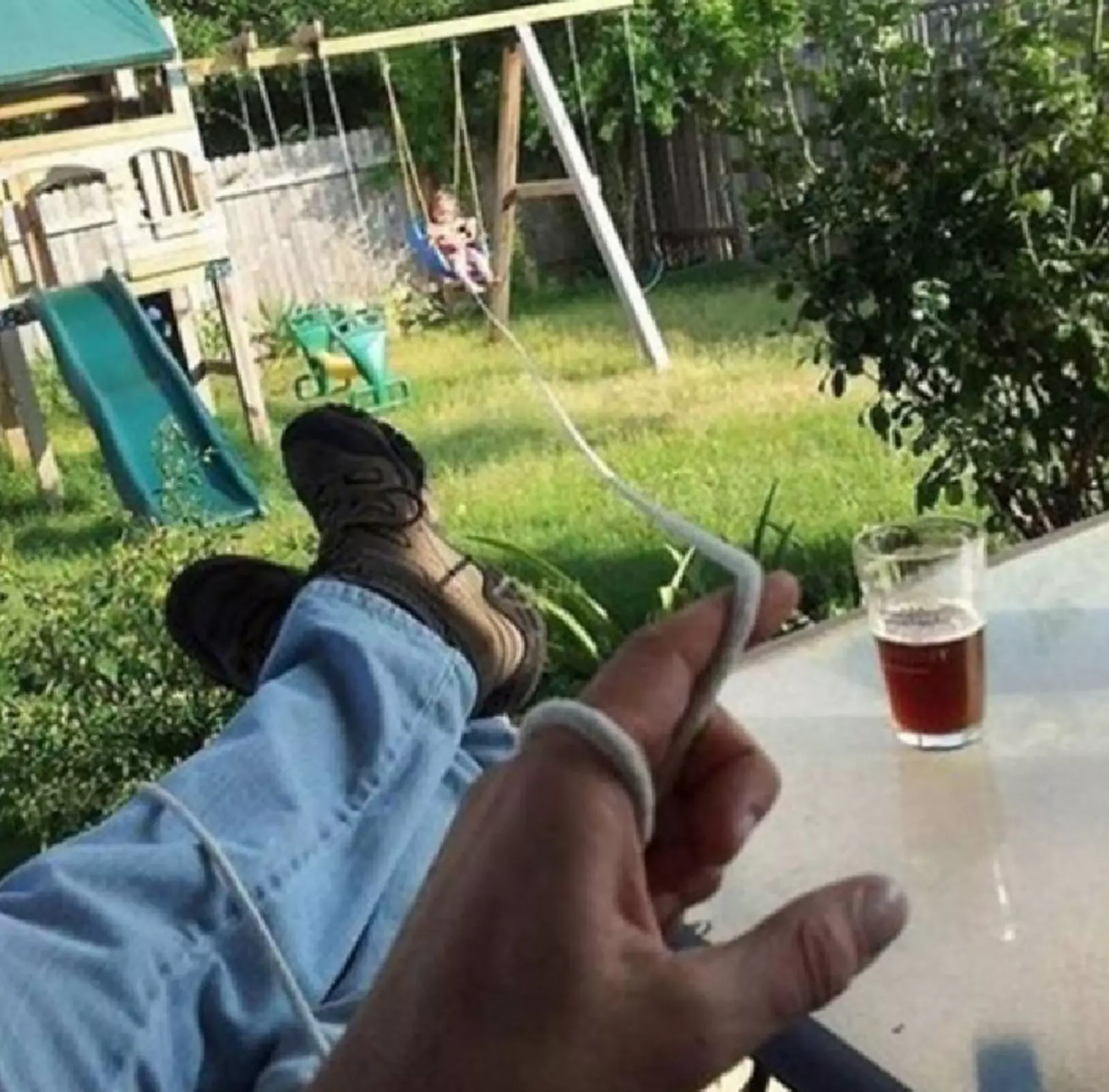 Главное, что его дочка счастлива. Главное, что его дочка счастлива.