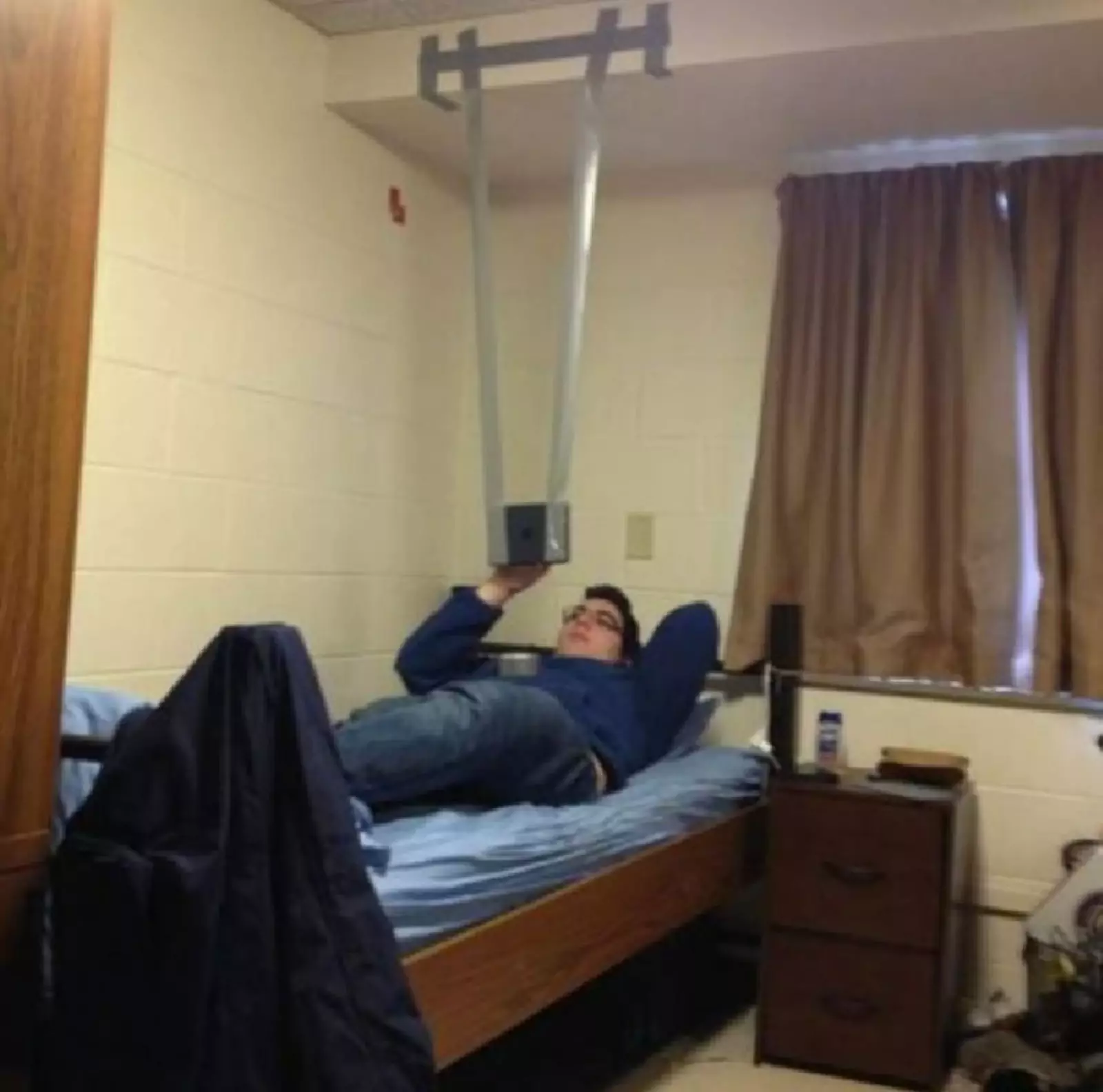 Ему за эту разработку такую премию дадут. Ему за эту разработку такую премию дадут.