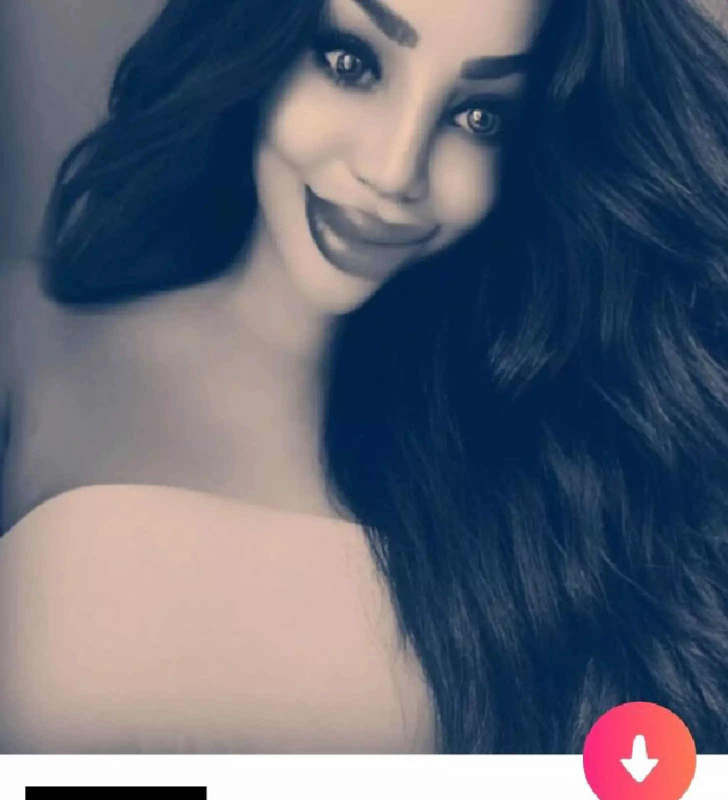 Она будто из фильма ужасов. Она будто из фильма ужасов.