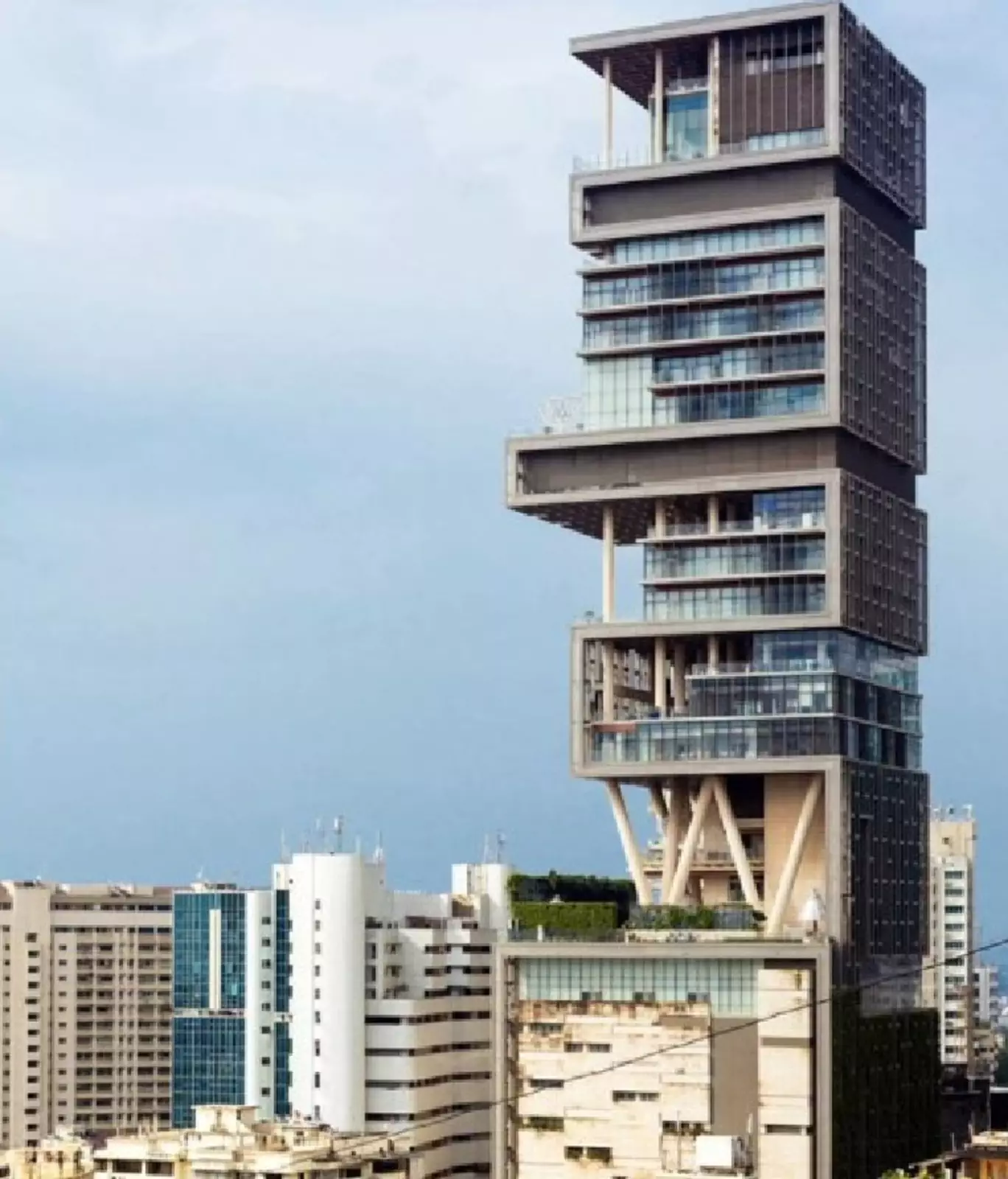 Архитектор явно любил «Дженгу». Архитектор явно любил «Дженгу».