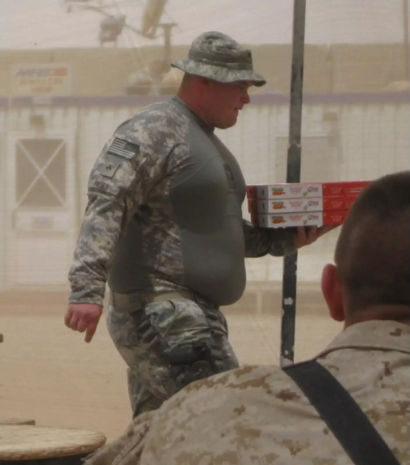 Толстый американский солдат 